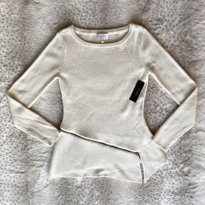 🥰Laundry “Warm White” Ribbed Asymmetrical Sweater🤩